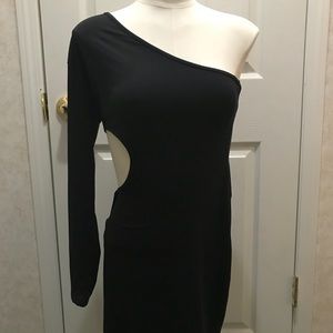 Black One Sleeve Shoulder Dress